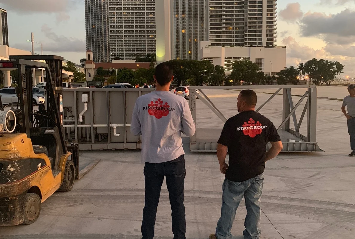 Two Kiso Group workers on a Miami construction site